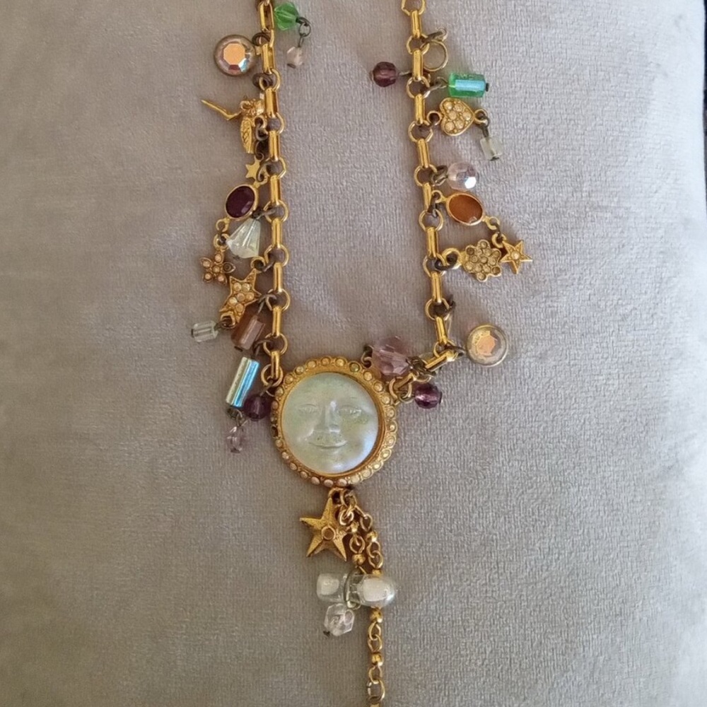 ISOOOOO Kirk’s folly this necklace